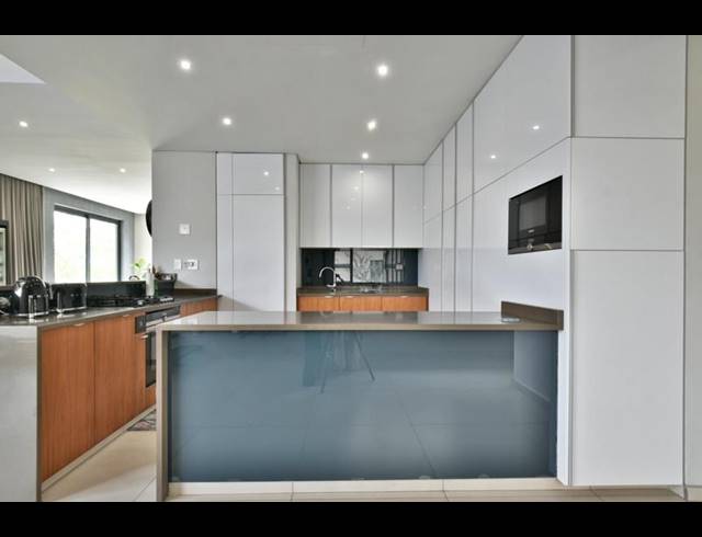 2 BEDROOM APARTMENT FOR SALE IN FOREST TOWN